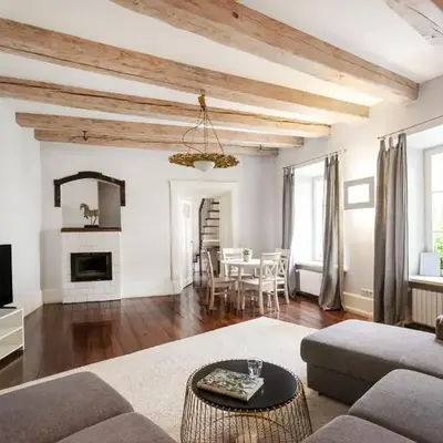 3 Bedroom Duplex Apartment next to the Gates of Dawn
