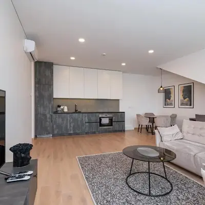Spaciuos 1 BD Apt by Domvia