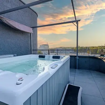 Apartments in Kaunas city centre with Jacuzzi bath