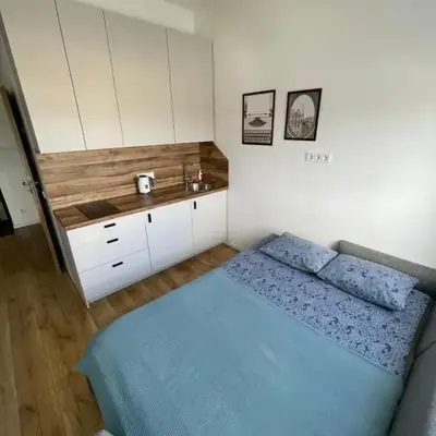 25 Airport Apartment