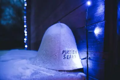 a snowman with the words pirates senses written on it at Daugirdėnų sodyba in Didžiuliai