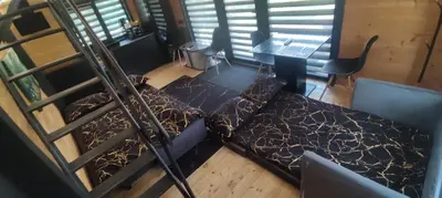an overhead view of a bedroom with two beds at Naujai įrengtas atostogų namelis su kubilu ir pirtimi papildomai in Anykščiai