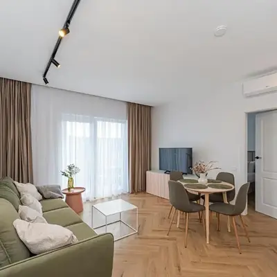 Charming 1 BD Apartment by Domvia