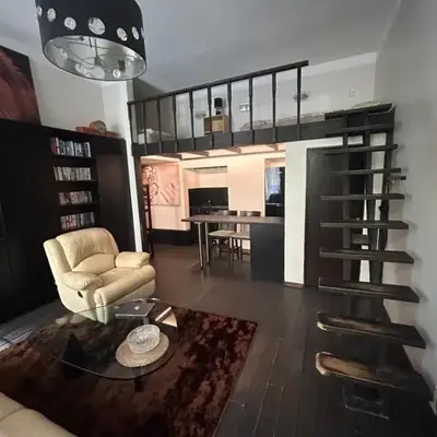 BOSTONA Flat