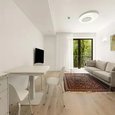 Bright 2BR with Private EV Parking