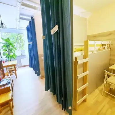 Tokyo Vibes - Private Sleeping Pods Hostel
