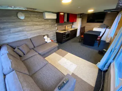 an overhead view of a living room with a couch at Karalgirio žvejų namelis in Karalgiris