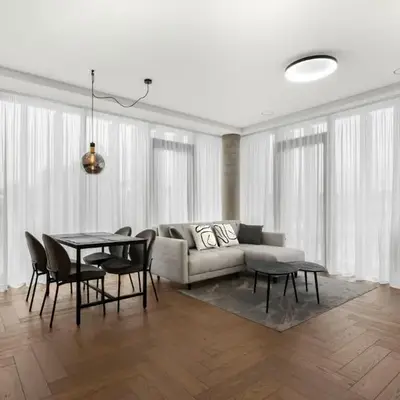 Comfortable 2 BD Apartment by Domvia