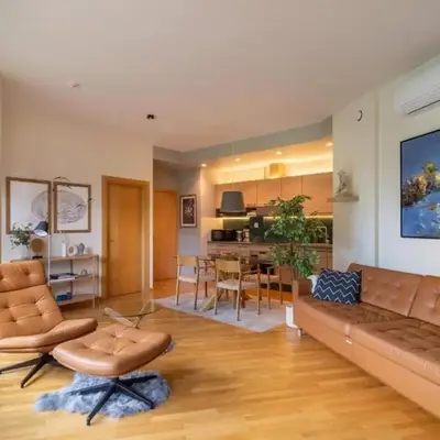 2 Bedroom Apt with Balconies