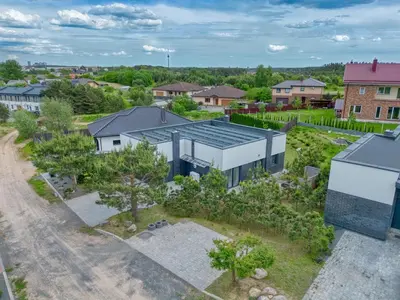 an aerial view of a house with a garden at Niwaki Sodai No 1 by URBAN RENT in Vilnius