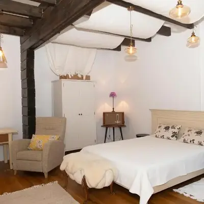 Provance style villa in regional park!