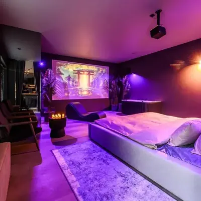 Jacuzzi Cinema Japandi 2