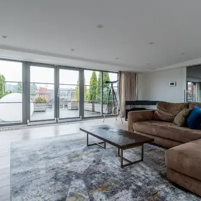 Domillion Amazing 3bdr Penthouse with Terrace MZ28