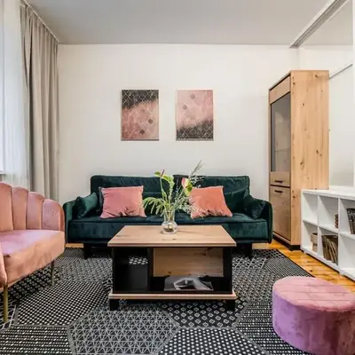 Domillion 1bdr Traku str apt&free parking Tr135