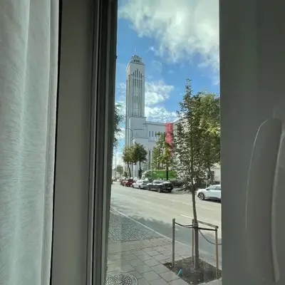 Apartment 52