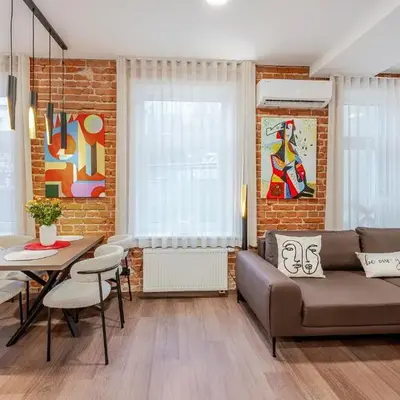Center Gallery Apartment