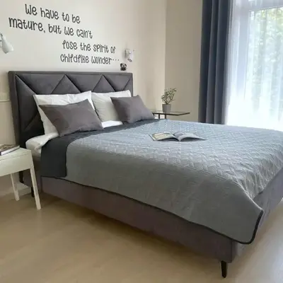 Old Town Riverside Cathedral Apartment