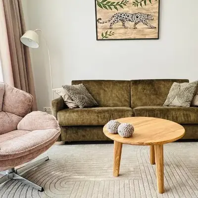 Cozy Riverside Apartment