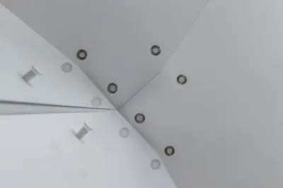 a close up of a triangle with four spheres at Sun City Apartment in Šiauliai