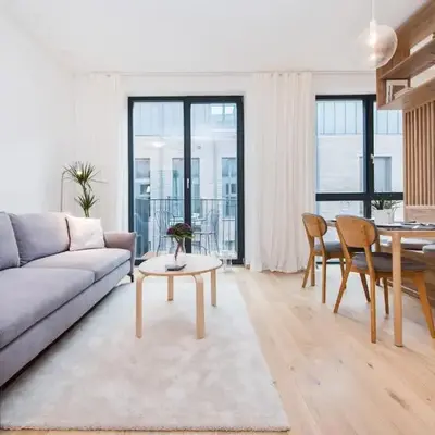 cohost I NEW Apartment w-balcony