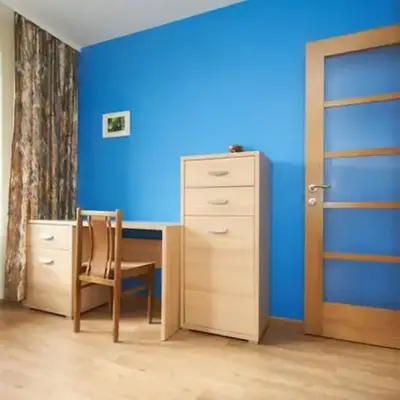 Cozy private room in a three room apartment Free parking Feel like at home