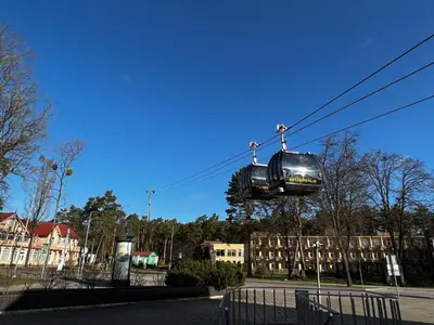 a gondola ride in the sky at Alėjos Apartmentai City in Druskininkai