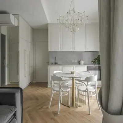 IVIS House - Classical Apartment with Balcony in Vilnius Old Town