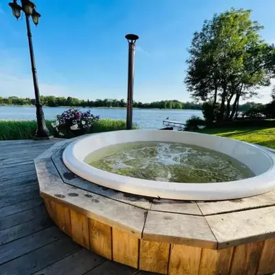 AGUONA ROYAL OASIS